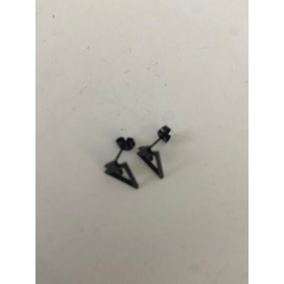 Black triangle stud earrings - Picture 1 of 3